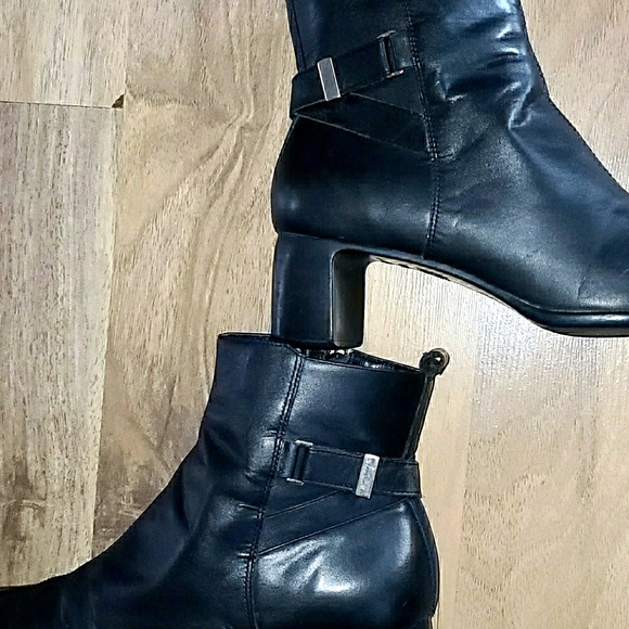 FANTASIES..Vintage Boots ..♣️